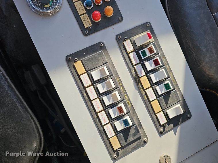 image for item NP9064 1994 Chevrolet 3500  ambulance