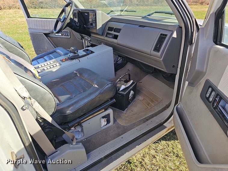 image for item NP9064 1994 Chevrolet 3500  ambulance