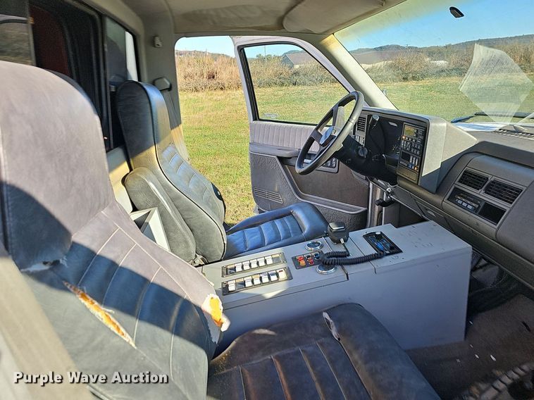 image for item NP9064 1994 Chevrolet 3500  ambulance