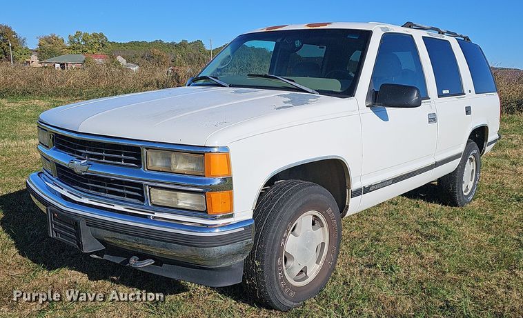 image for item NP9066 1999 Chevrolet Tahoe  SUV