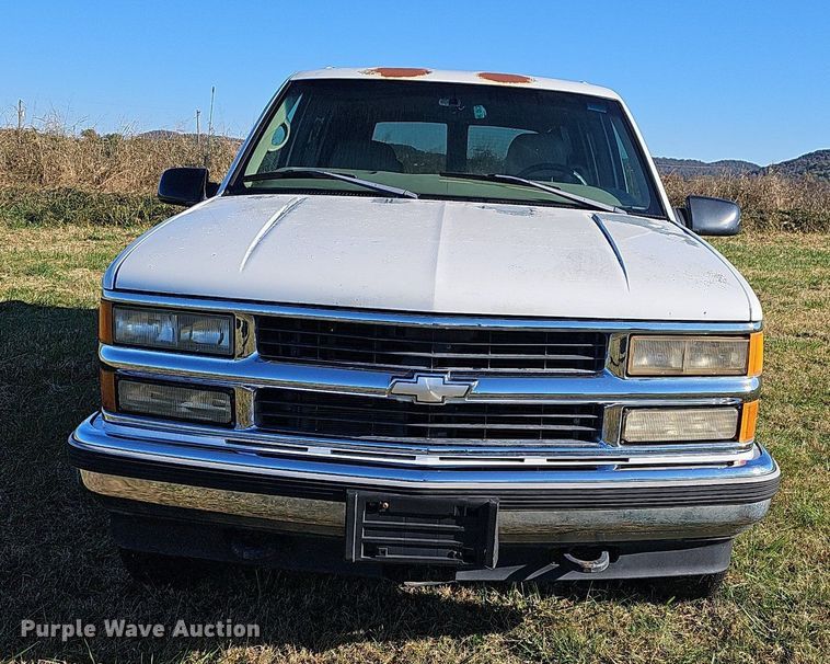 image for item NP9066 1999 Chevrolet Tahoe  SUV