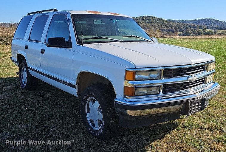 image for item NP9066 1999 Chevrolet Tahoe  SUV