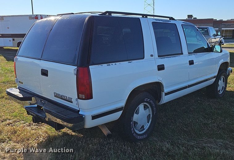 image for item NP9066 1999 Chevrolet Tahoe  SUV