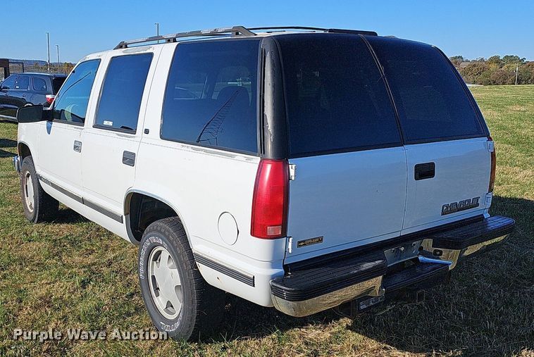 image for item NP9066 1999 Chevrolet Tahoe  SUV