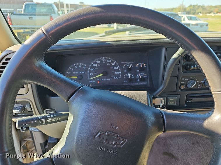 image for item NP9066 1999 Chevrolet Tahoe  SUV