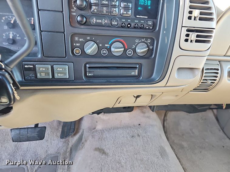 image for item NP9066 1999 Chevrolet Tahoe  SUV