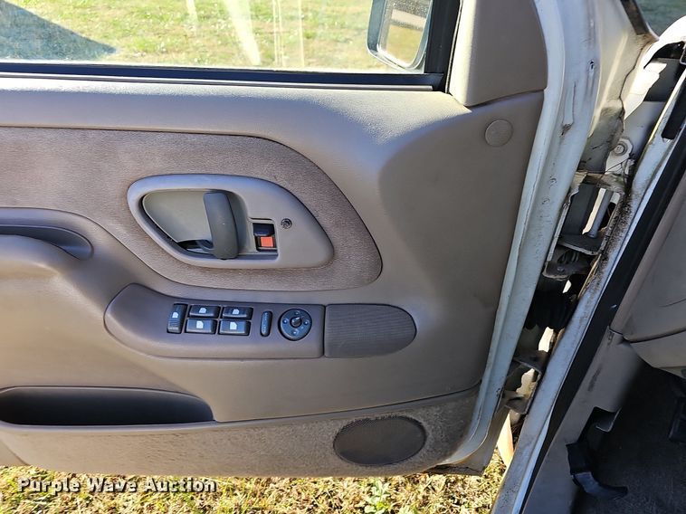 image for item NP9066 1999 Chevrolet Tahoe  SUV