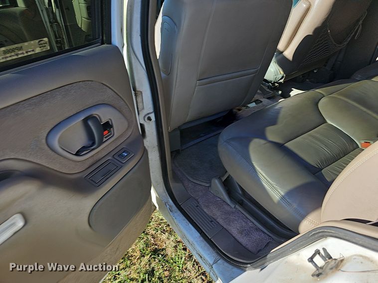 image for item NP9066 1999 Chevrolet Tahoe  SUV