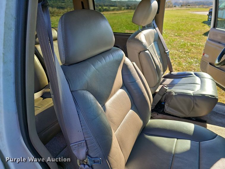 image for item NP9066 1999 Chevrolet Tahoe  SUV