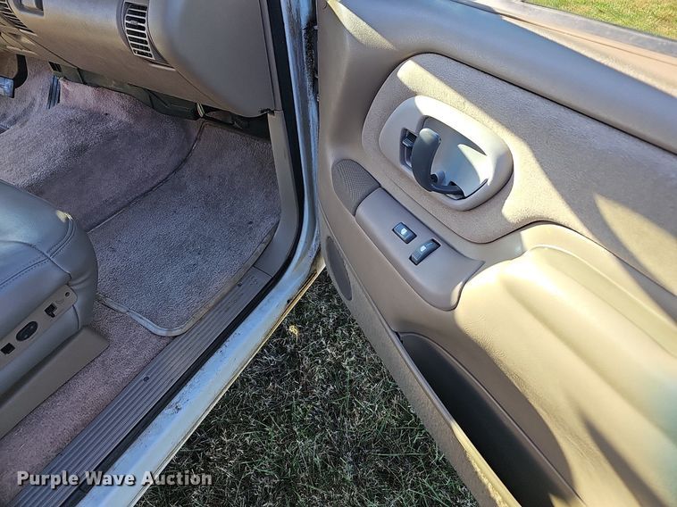 image for item NP9066 1999 Chevrolet Tahoe  SUV