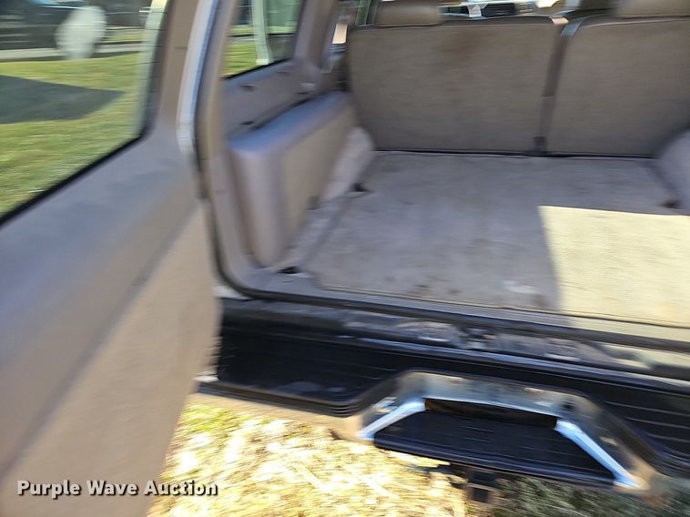 image for item NP9066 1999 Chevrolet Tahoe  SUV