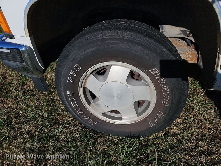 image for item NP9066 1999 Chevrolet Tahoe  SUV