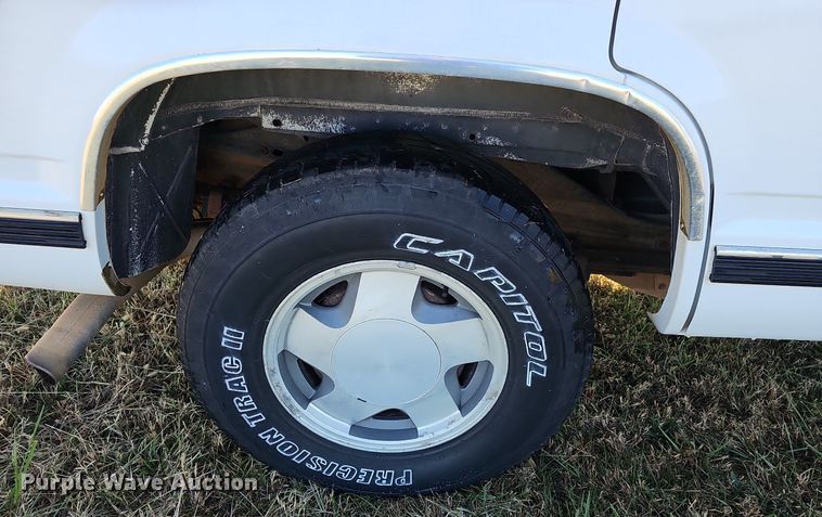 image for item NP9066 1999 Chevrolet Tahoe  SUV