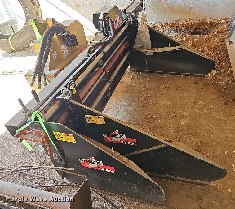 2015 Simex ST 200 skid steer asphalt float in Berryville, AR Item NP9072 for sale Purple Wave