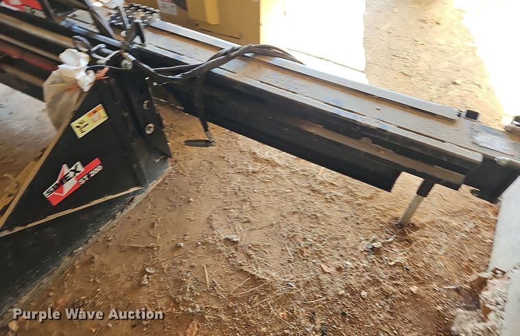 image for item NP9072 2015 Simex ST 200  skid steer asphalt float