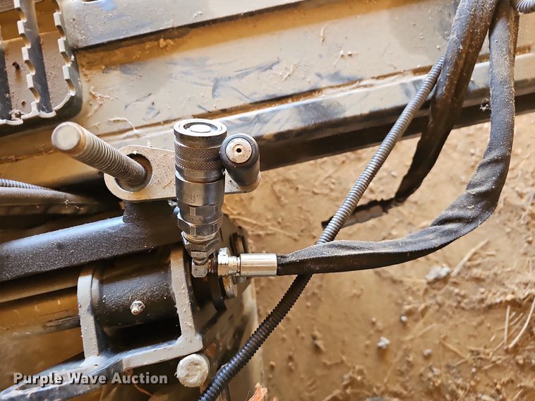 2015 Simex ST 200 skid steer asphalt float in Berryville, AR Item NP9072 for sale Purple Wave