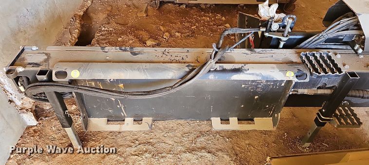 image for item NP9072 2015 Simex ST 200  skid steer asphalt float