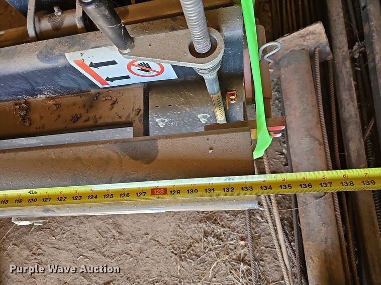 image for item NP9072 2015 Simex ST 200  skid steer asphalt float