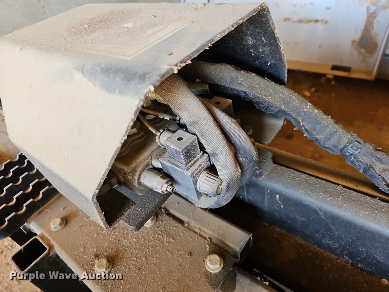 2015 Simex ST 200 skid steer asphalt float in Berryville, AR Item NP9072 for sale Purple Wave