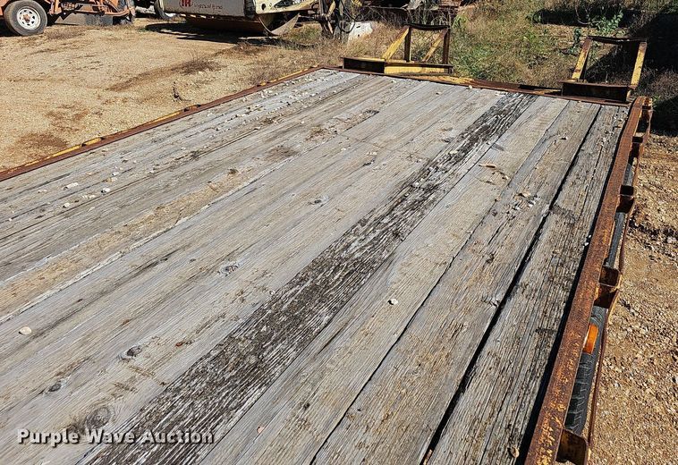 image for item NP9077 1989 Better Bilt  equipment trailer