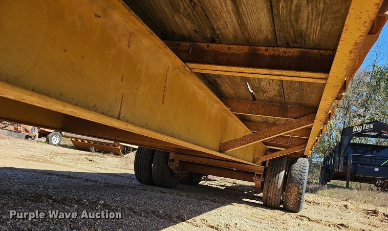 image for item NP9077 1989 Better Bilt  equipment trailer