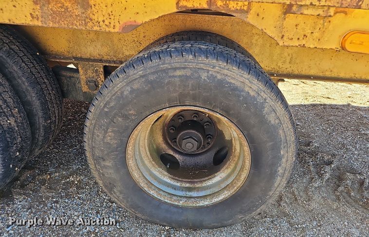 image for item NP9077 1989 Better Bilt  equipment trailer