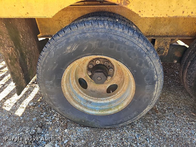 image for item NP9077 1989 Better Bilt  equipment trailer