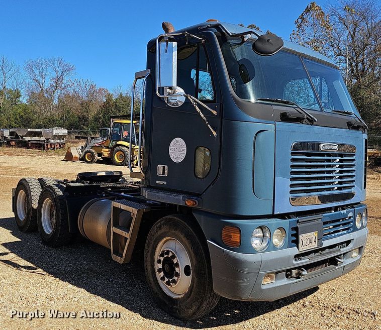 image for item NP9078 2000 Freightliner Argosy  semi truck