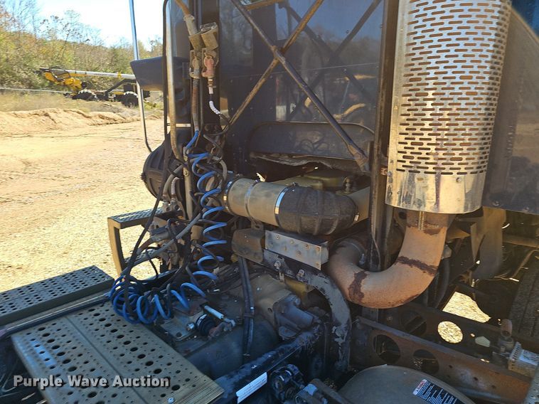 image for item NP9078 2000 Freightliner Argosy  semi truck