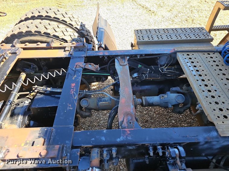 image for item NP9078 2000 Freightliner Argosy  semi truck