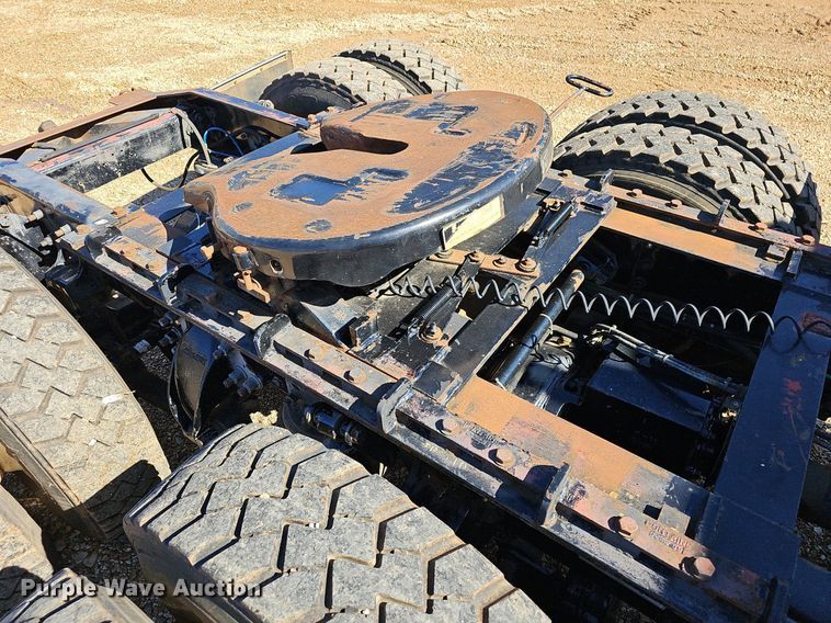 image for item NP9078 2000 Freightliner Argosy  semi truck