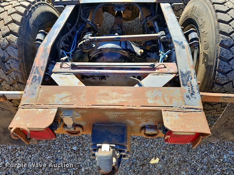 image for item NP9078 2000 Freightliner Argosy  semi truck