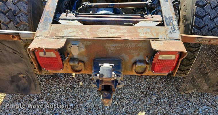 image for item NP9078 2000 Freightliner Argosy  semi truck