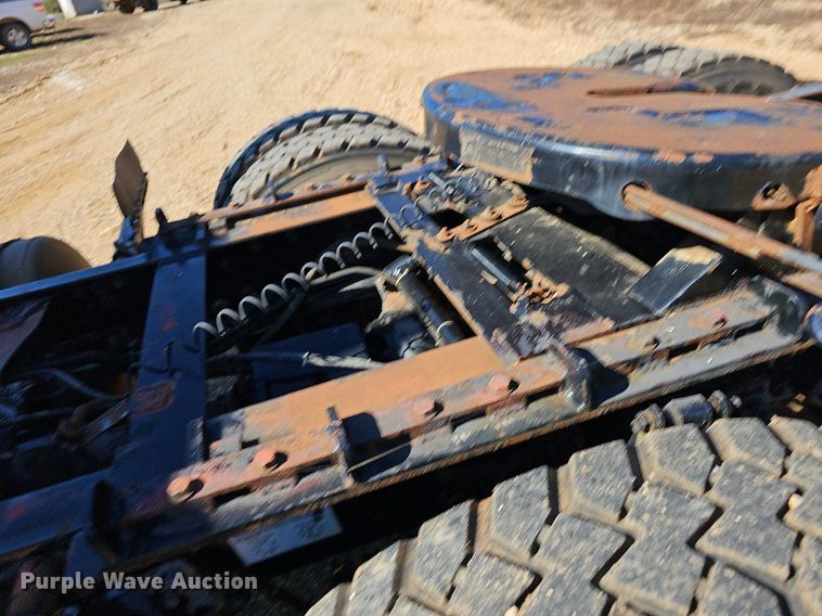 image for item NP9078 2000 Freightliner Argosy  semi truck