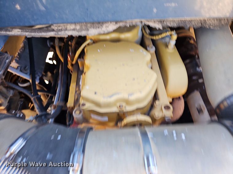 image for item NP9078 2000 Freightliner Argosy  semi truck