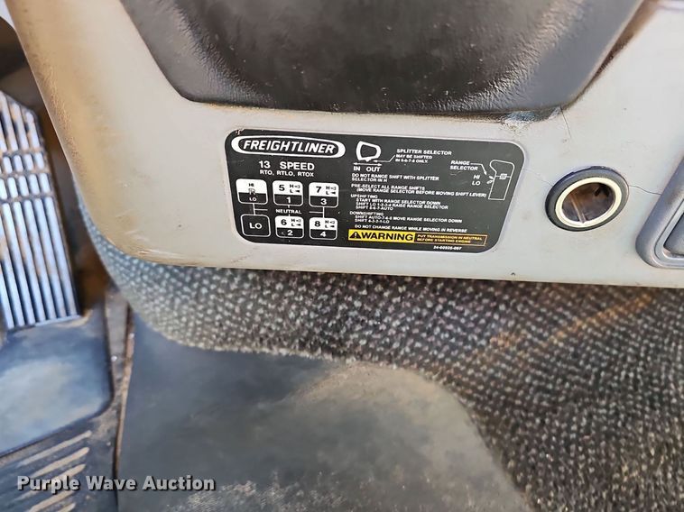 image for item NP9078 2000 Freightliner Argosy  semi truck