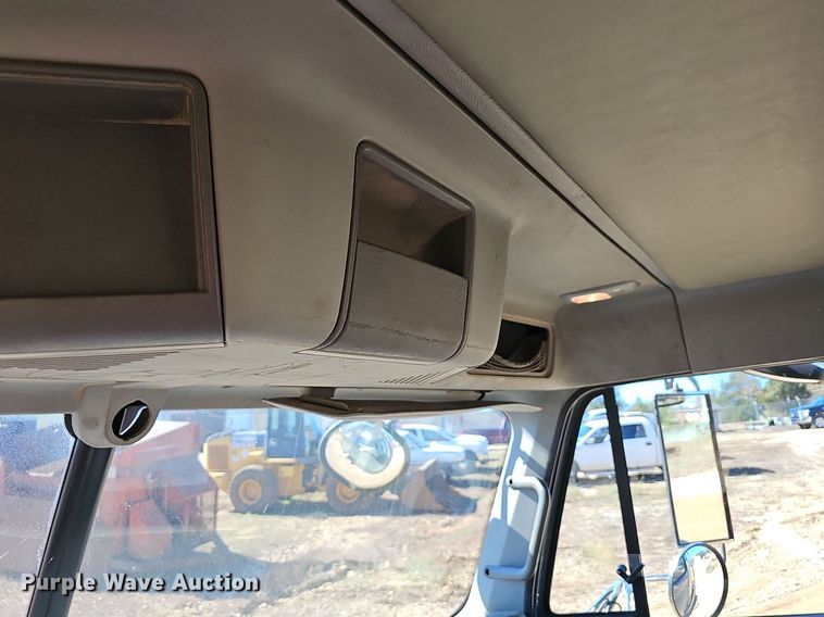 image for item NP9078 2000 Freightliner Argosy  semi truck