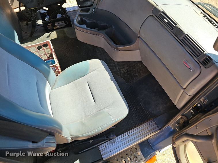 image for item NP9078 2000 Freightliner Argosy  semi truck