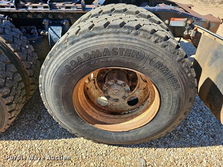 image for item NP9078 2000 Freightliner Argosy  semi truck