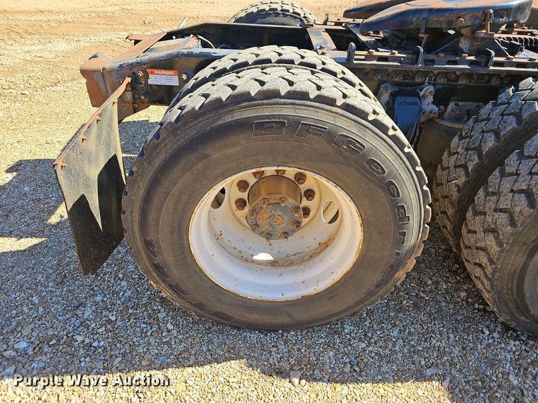 image for item NP9078 2000 Freightliner Argosy  semi truck