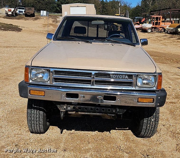 image for item NP9080 1987 Toyota  pickup truck