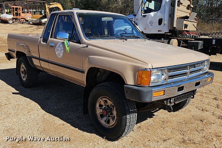 image for item NP9080 1987 Toyota  pickup truck