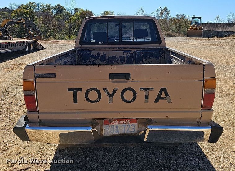 image for item NP9080 1987 Toyota  pickup truck