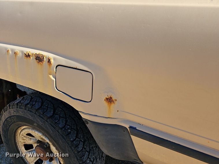 image for item NP9080 1987 Toyota  pickup truck