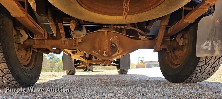 image for item NP9080 1987 Toyota  pickup truck