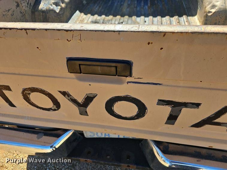 image for item NP9080 1987 Toyota  pickup truck