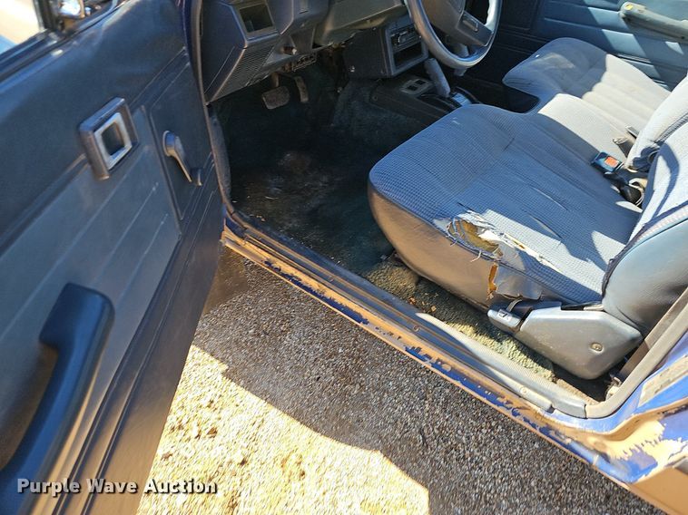 image for item NP9080 1987 Toyota  pickup truck