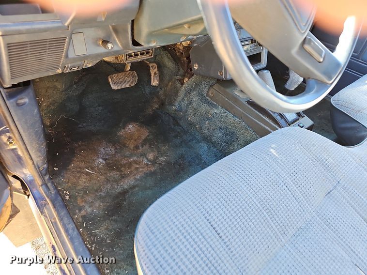 image for item NP9080 1987 Toyota  pickup truck