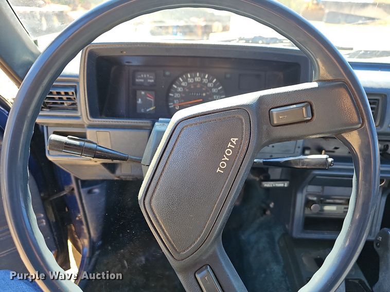image for item NP9080 1987 Toyota  pickup truck