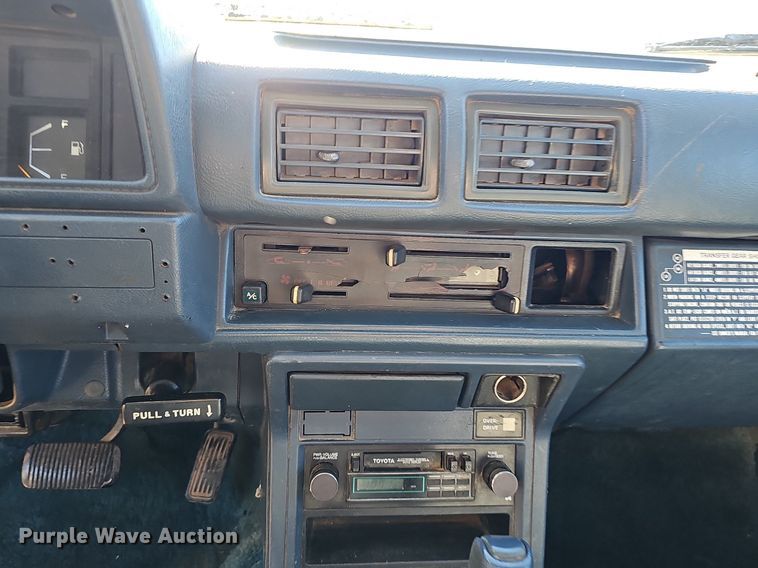 image for item NP9080 1987 Toyota  pickup truck